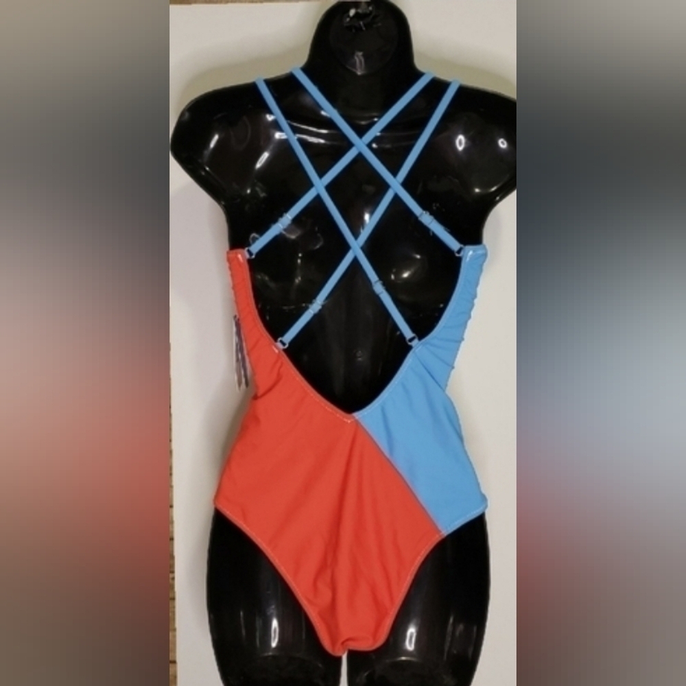 Cupshe onepiece - Picture 3 of 7